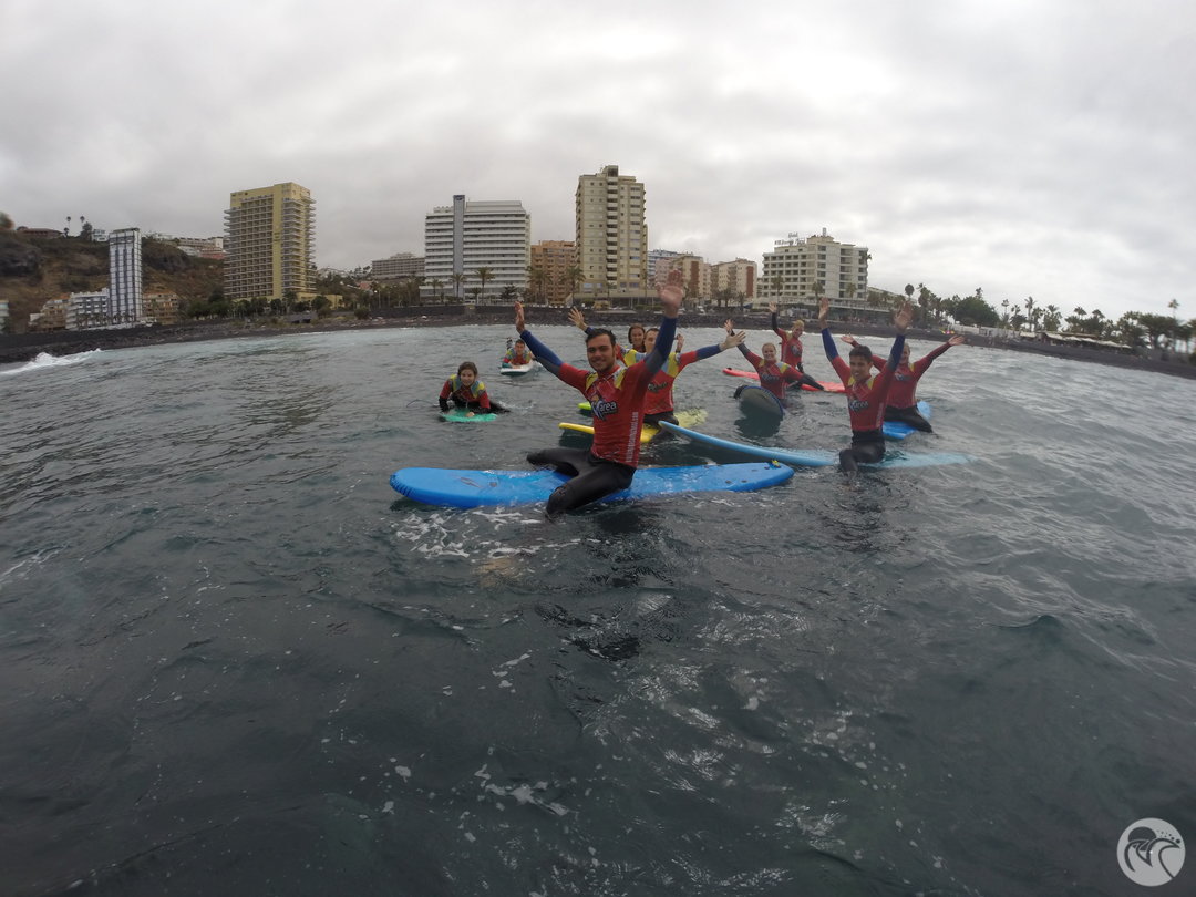Clases de Surf en invierno en el agua